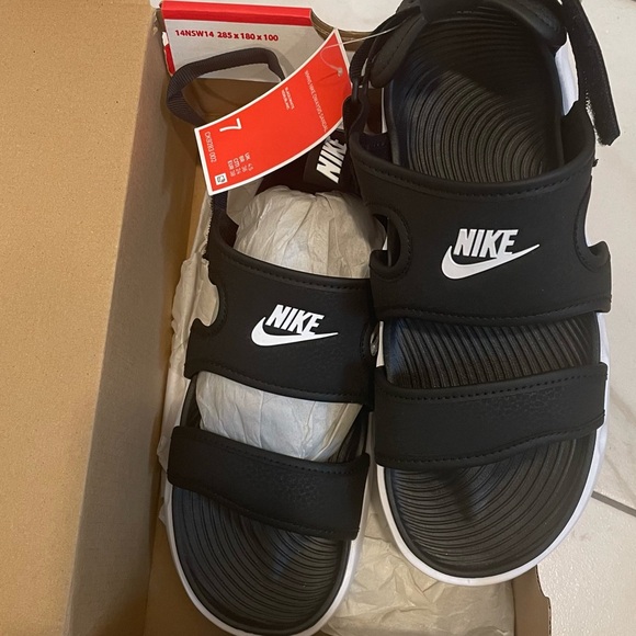 New in box - Nike Owaysis Sandal size 7 black - Picture 3 of 6